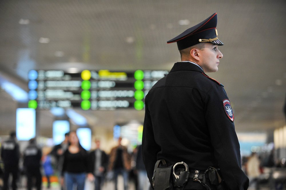 Полиция в аэропорту