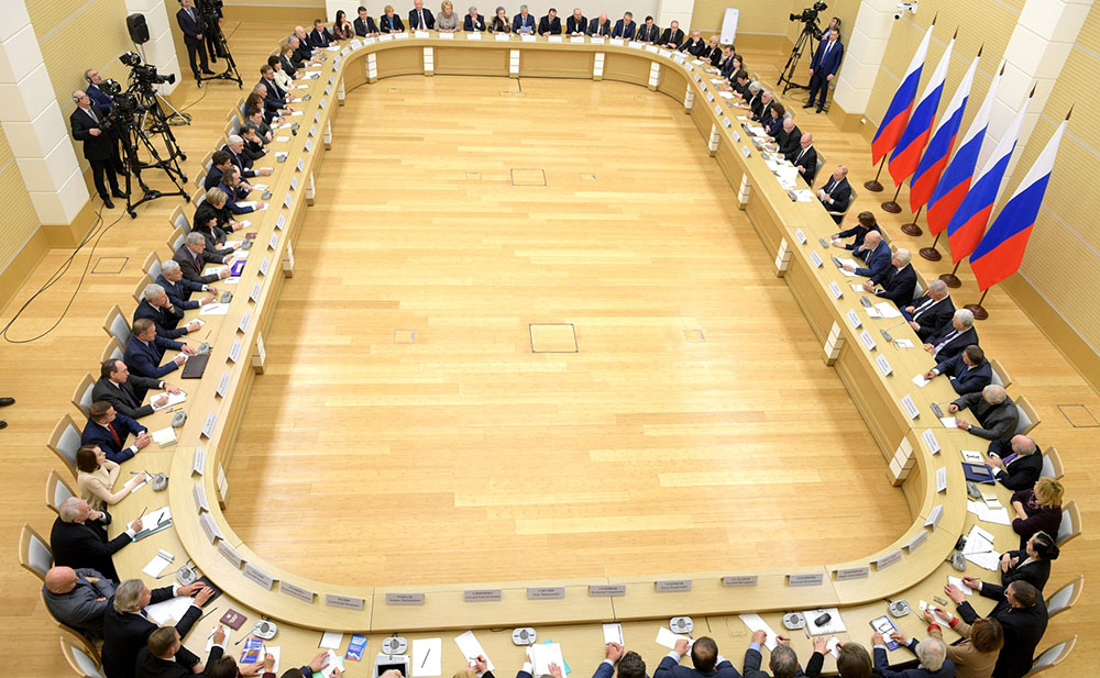 Владимир Путин проводит встречу с рабочей группой по подготовке предложений о внесении поправок в Конституцию
