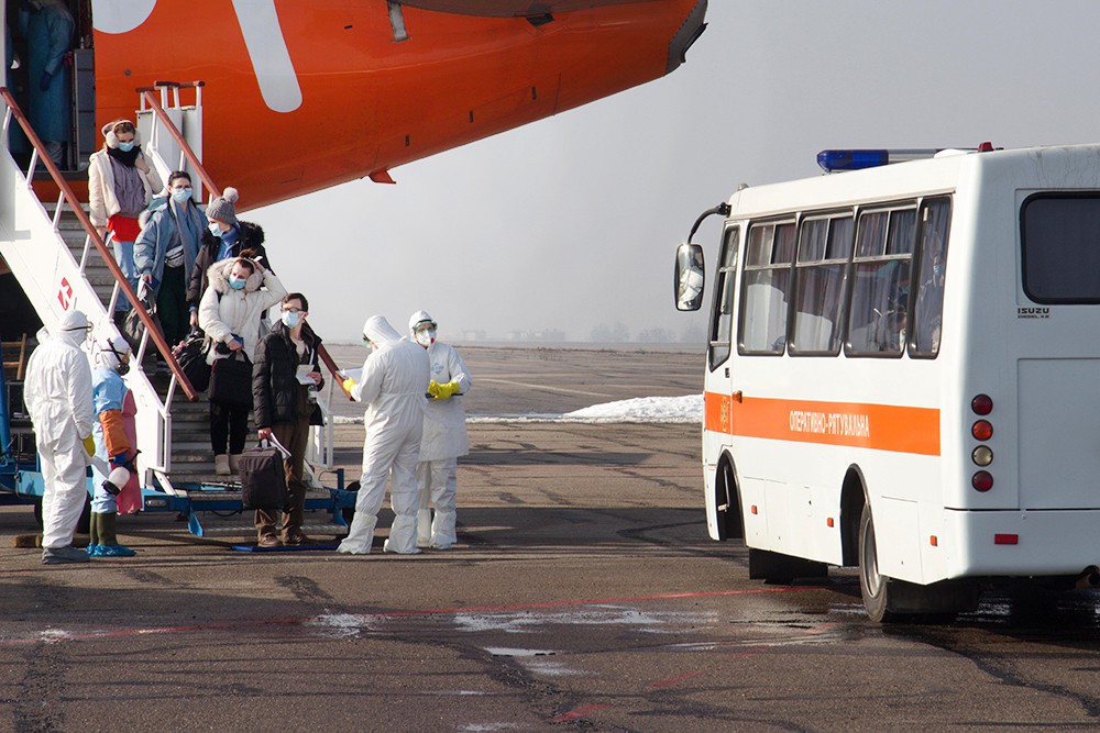 Эвакуация самолетом украинцев из Уханя