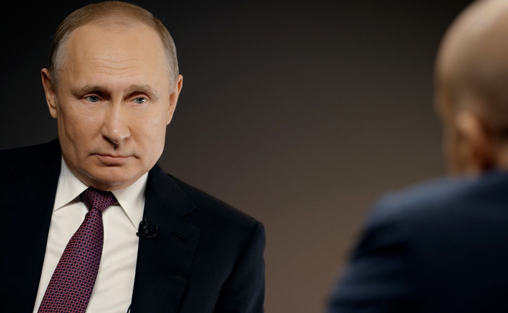 Владимир Путин во время интервью ТАСС