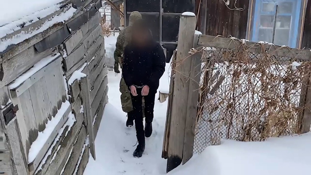 Задержание подростков сотрудниками ФСБ России 