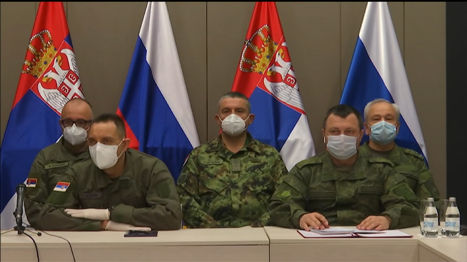 Военные специалисты из России начали работать в Сербии