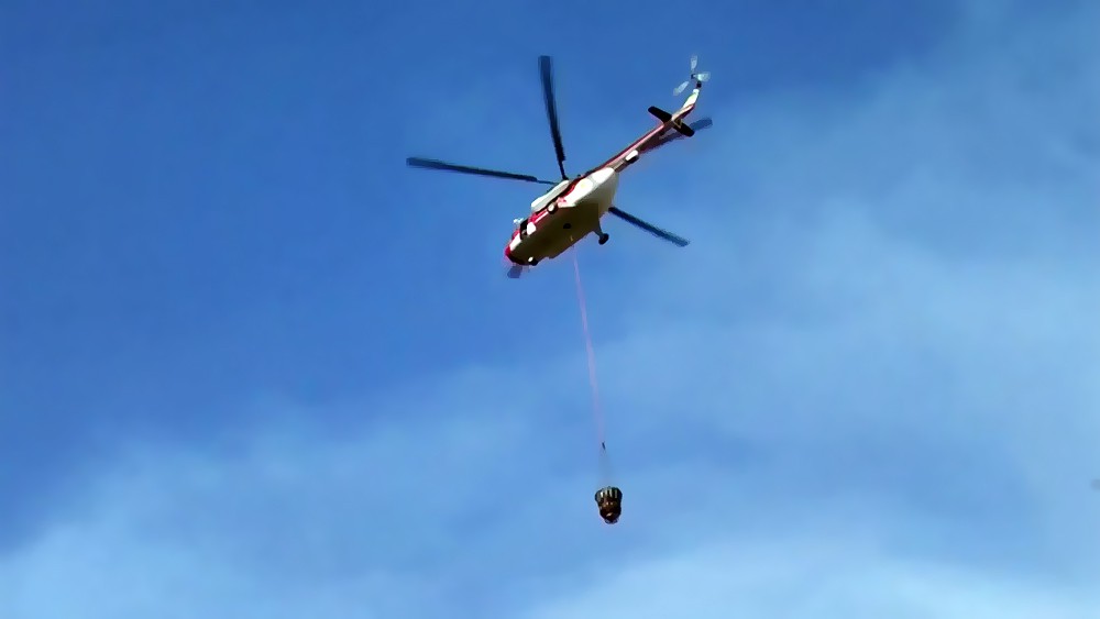 Пожарный вертолет МЧС Украины