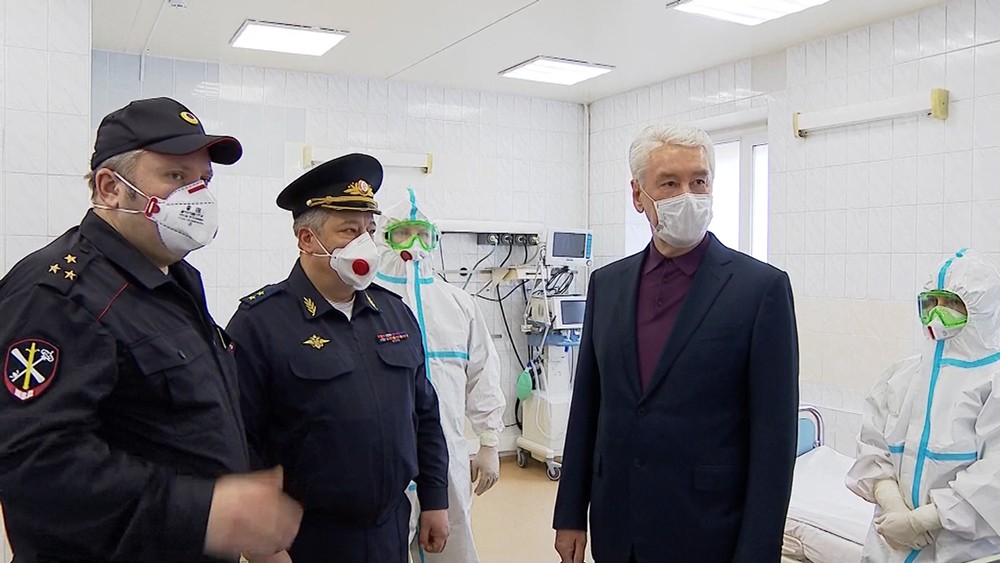Сергей Собянин осматривает клинику