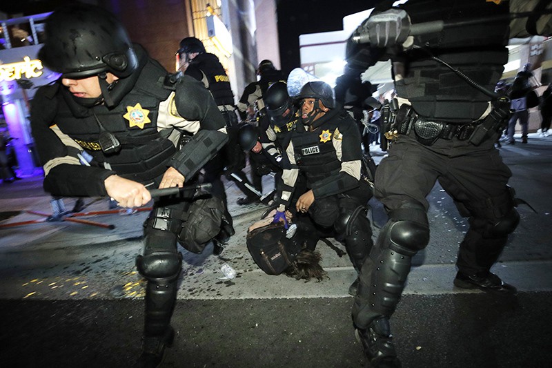 Полиция США разгоняет митинг