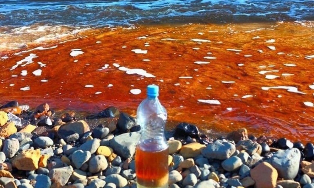 Загрязнение реки в Норильске