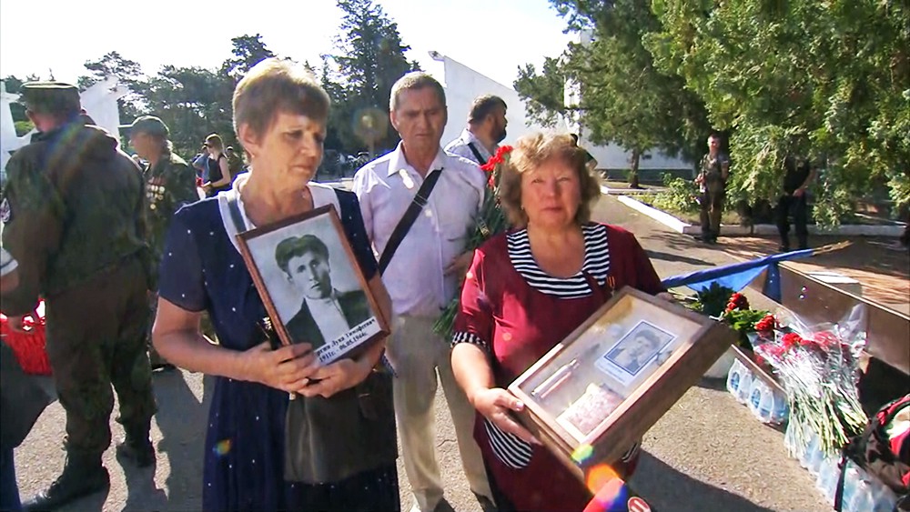 Церемония перезахоронения останков советских воинов в Крыму