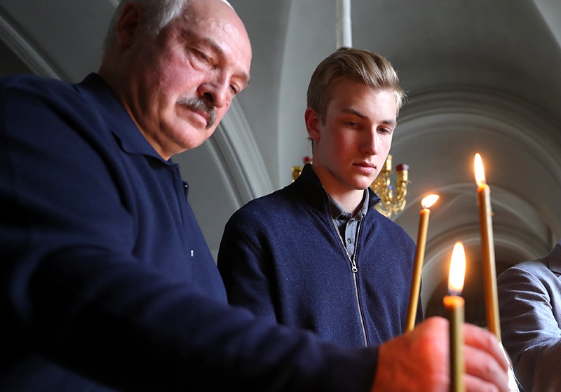 Александр Лукашенко с сыном Николаем