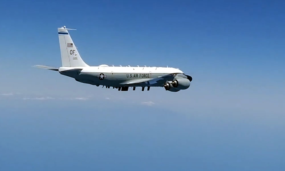 Самолет радиоэлектронной разведки ВВС США Boeing RC-135