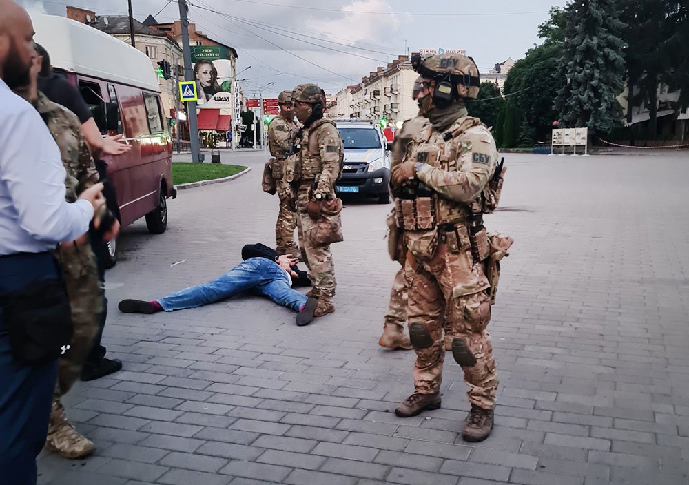 Ситуация с захватом заложников в украинском Луцке