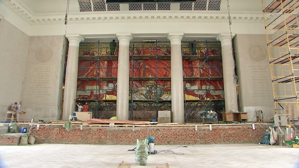 Реставрация панно в актовом зале МГУ