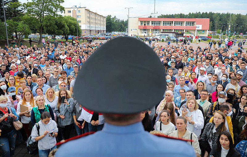 Участники митинга в Минске