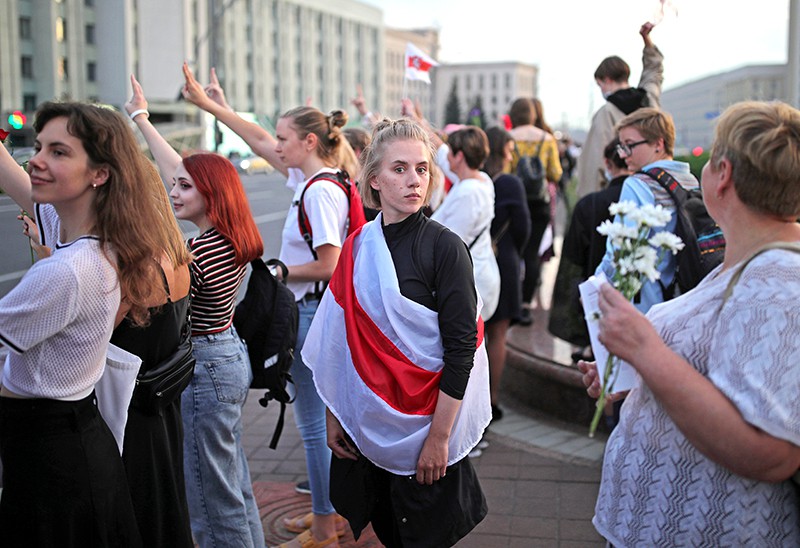 Участники акции протеста оппозиции в Минске