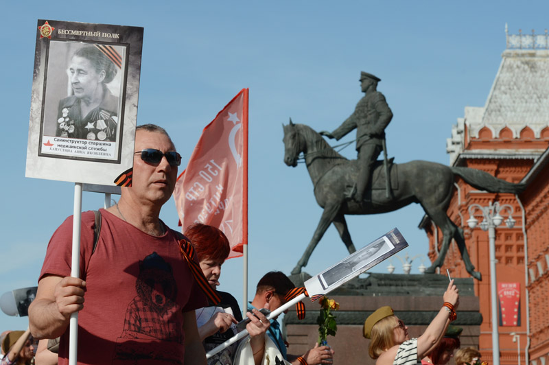 Памятник маршалу Георгию Жукову на Манежной площади