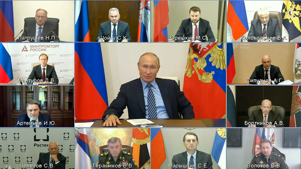 Владимир Путин проводит заседание Военно-промышленной комиссии
