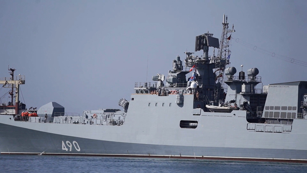 Военный корабль "Адмирал Эссен"