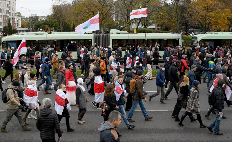 Участники несанкционированной властями акции протеста "Партизанский марш" в Минске