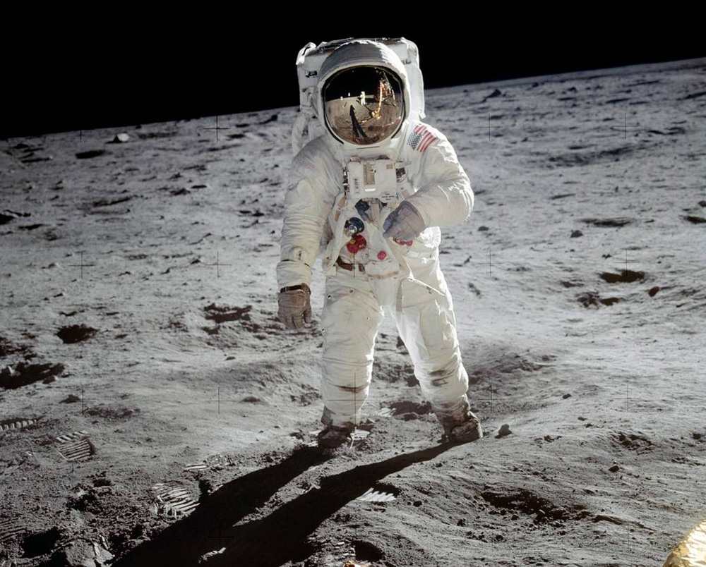 Высадка астронавтов на Луну