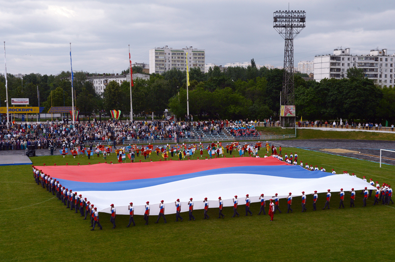 Стадион москвич футбольное поле