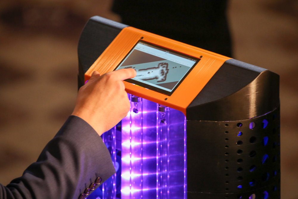 Робот-дезинфектор UltraBot, установленный для UV-дезинфекции помещений в Государственном историческом музее в Москве