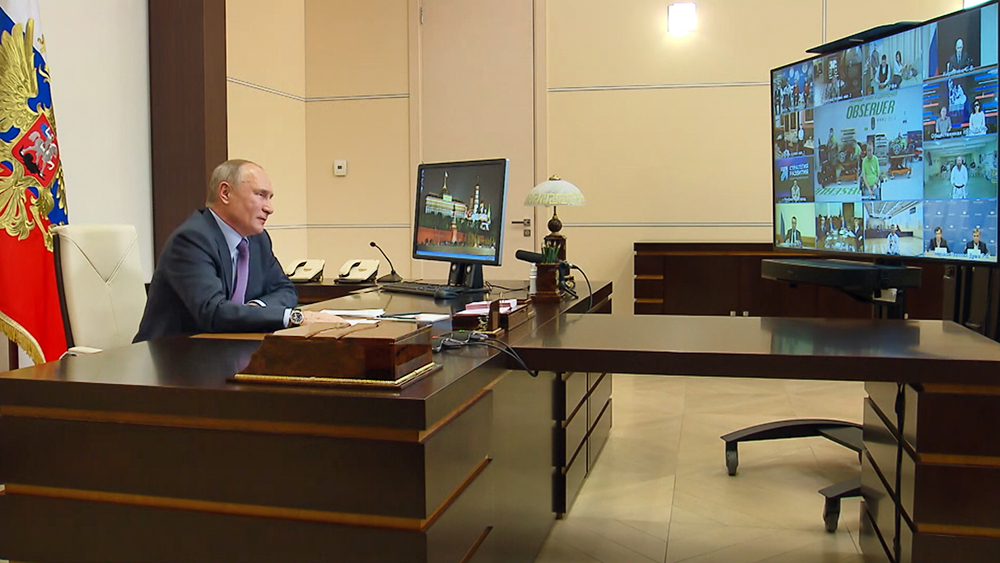 Владими Путин проводит заседание с представителями общественных организаций инвалидов
