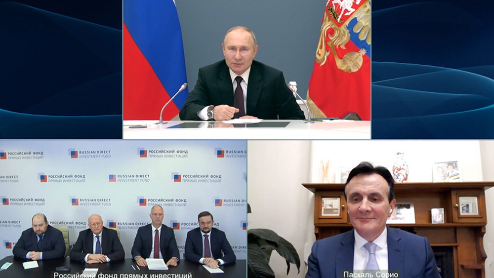 Владимир Путин принял участие в подписании соглашения между Центром Гамалеи и AstraZeneca