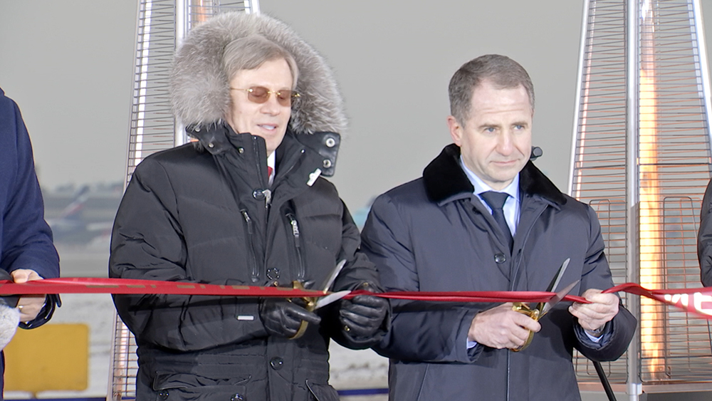Открытие первой взлетно-посадочная полосы в "Шереметьево" после ремонта
