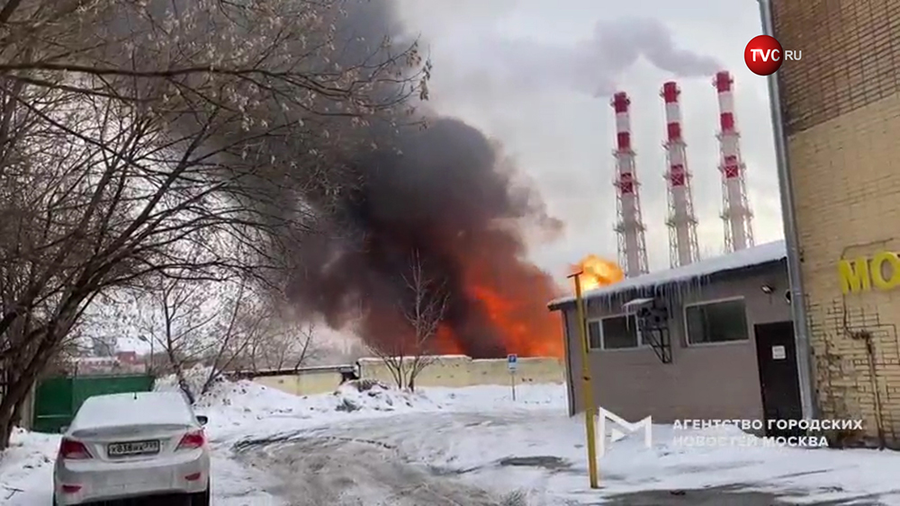 Пожар на западном сейчас. Пожар в Москве сейчас на Северо западе. Пожар на западе Москвы 30 ноября. Пожар на Северо востоке Москвы сейчас.