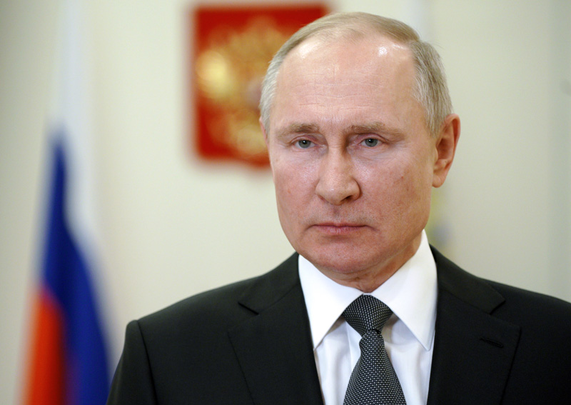 Владимир Путин выступает с поздравлением военнослужащим и ветеранам с Днем сил специальных операций