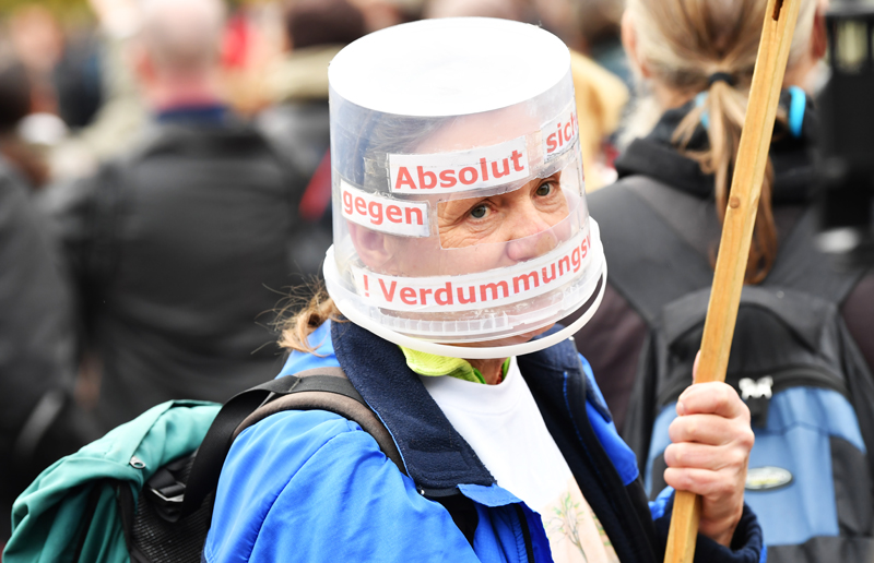 Протесты из-за коронавирусных ограничений в Европе  