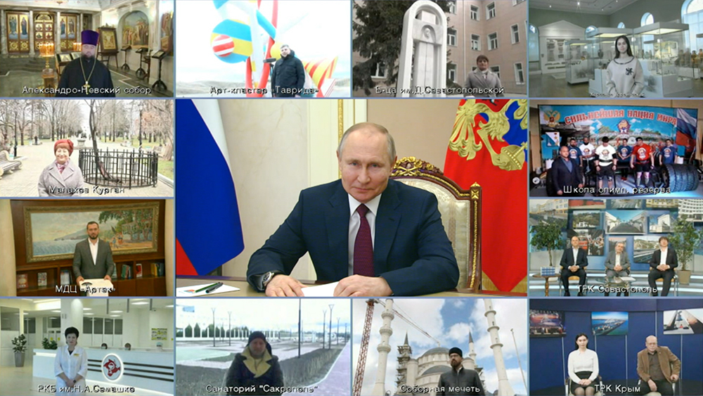 Владимир Путин общается с крымчанами
