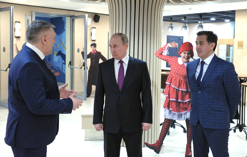 Владимир Путин посетил новое здание Детского музыкального театра юного актёра