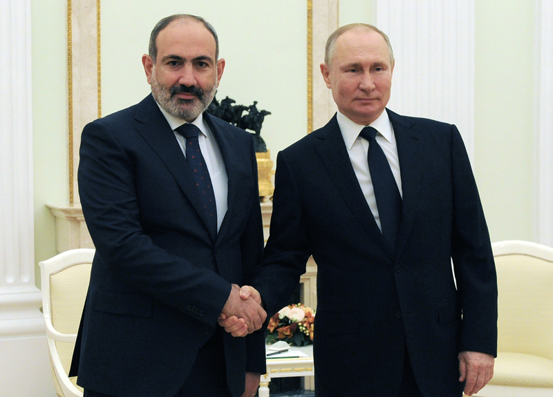 Владимир Путин и премьер-министр Армении Никол Пашинян