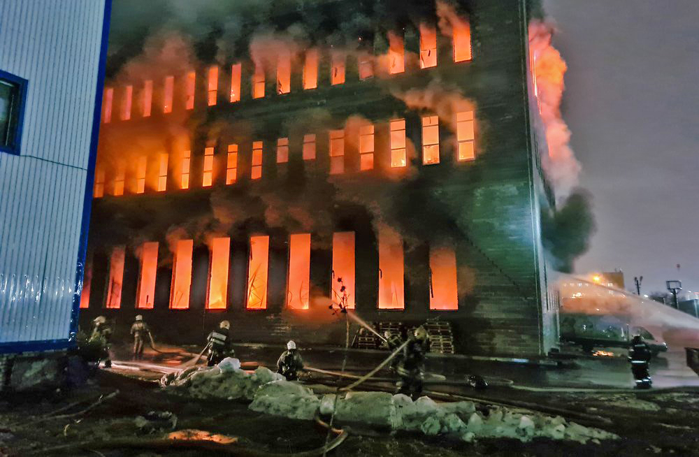 Пожар на складе в Люберцах