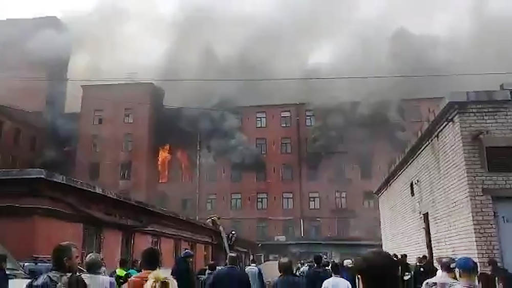 Пожар на фабрике "Невская мануфактура"