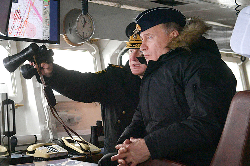 Владимир Путин на корабле