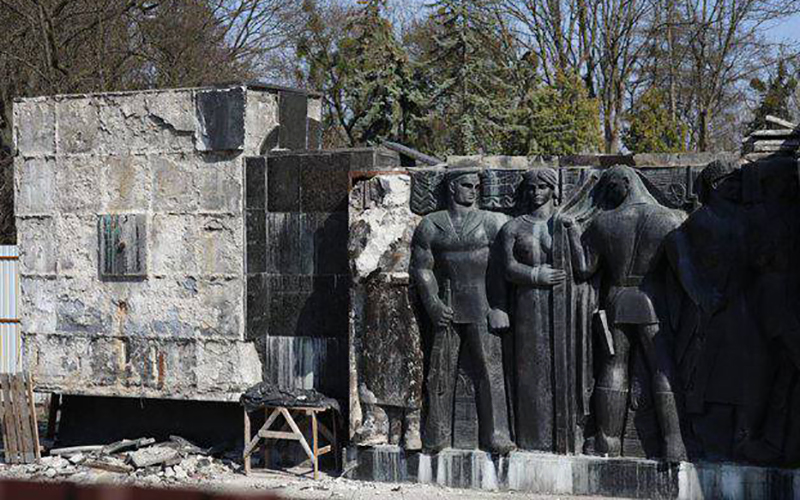 Демонтаж памятника Боевой славы во Львове