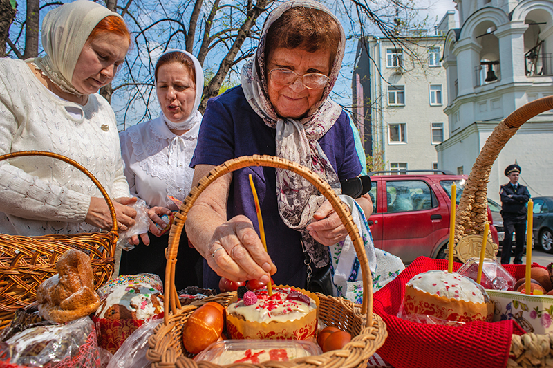 Освящение куличей накануне праздника Пасхи