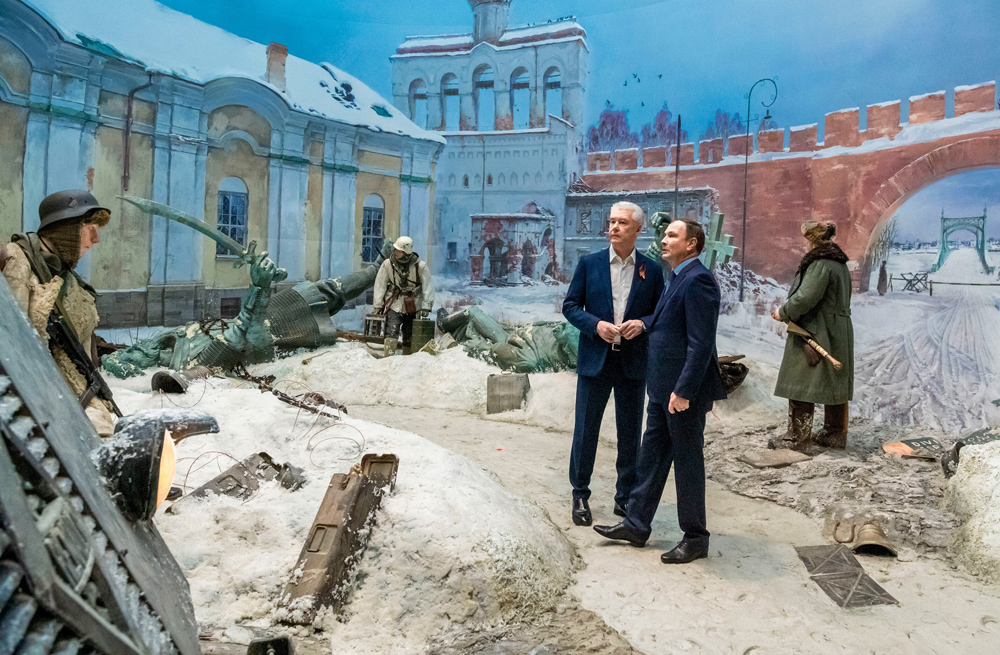Сергей Собянин посетил экспозицию "Подвиг народа" в Музее Победы