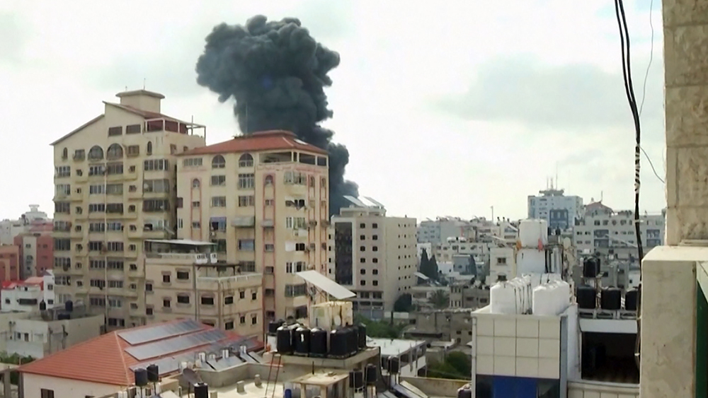 Последствия авиаудара Израиля по сектору Газаа