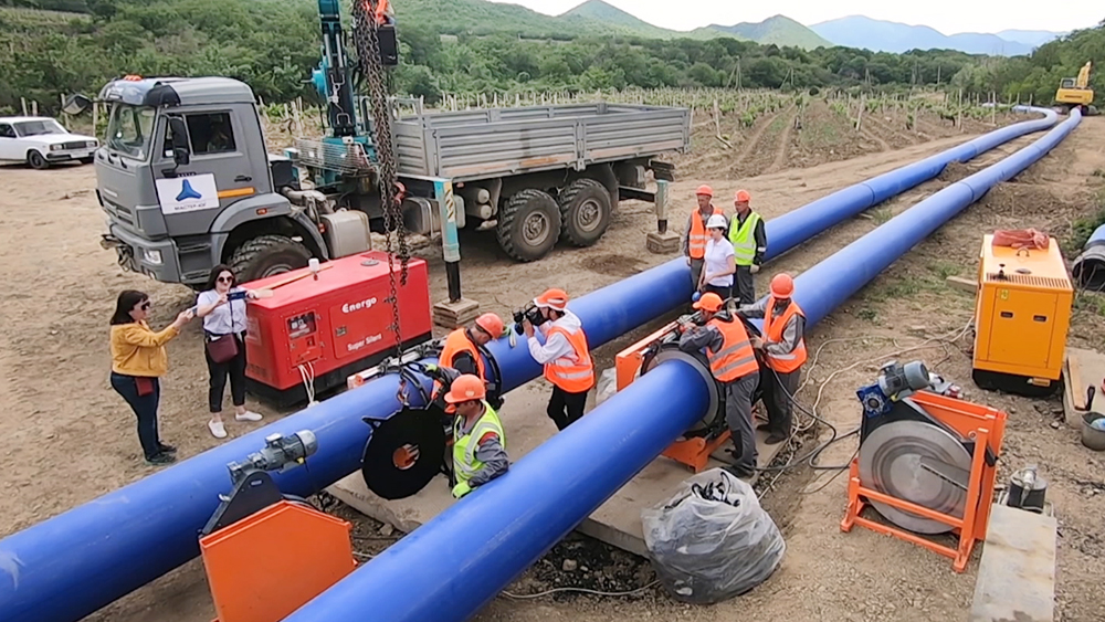 Строительство водопровода в Крыму
