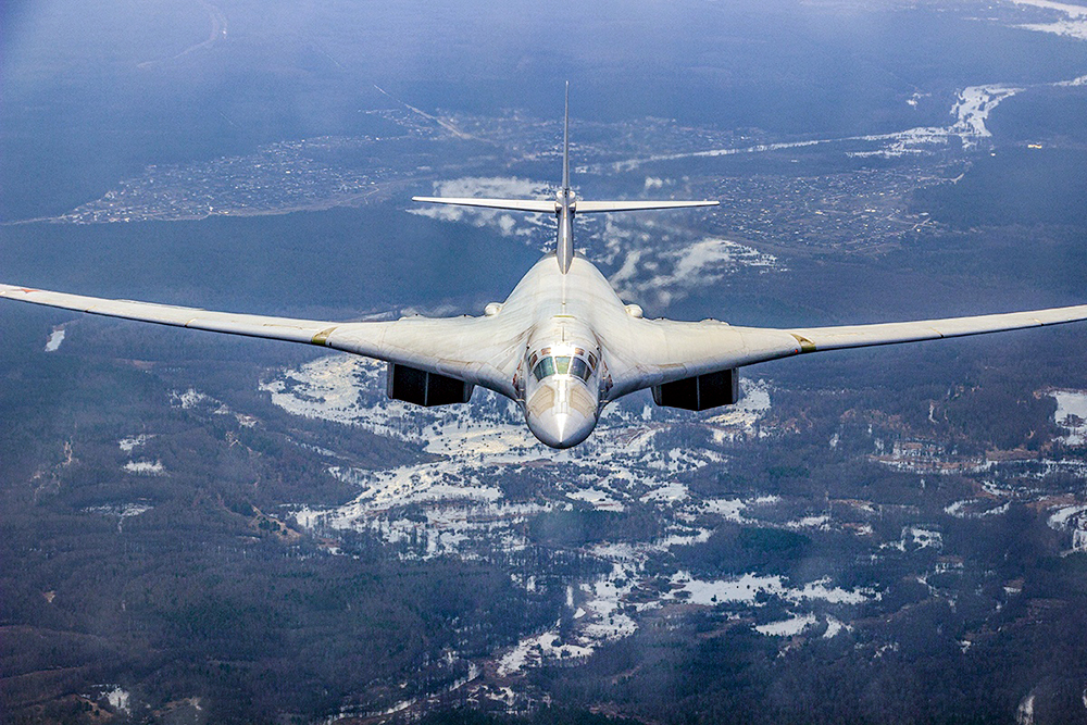 Сверхзвуковой стратегический бомбардировщик-ракетоносец Ту-160