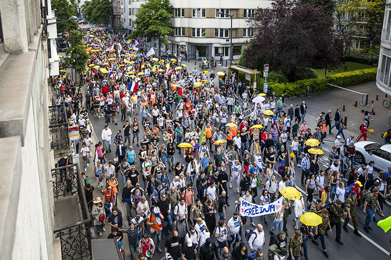 Митинг против коронавирусных ограничений в Бельгии