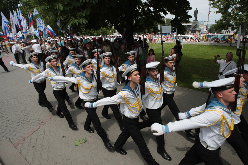 Севастополь. Праздничный военный парад в честь дня города 