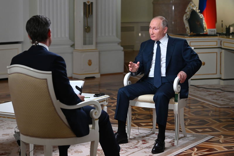 Владимир Путин отвечает на вопросы журналиста телекомпании NBC Кира Симмонса