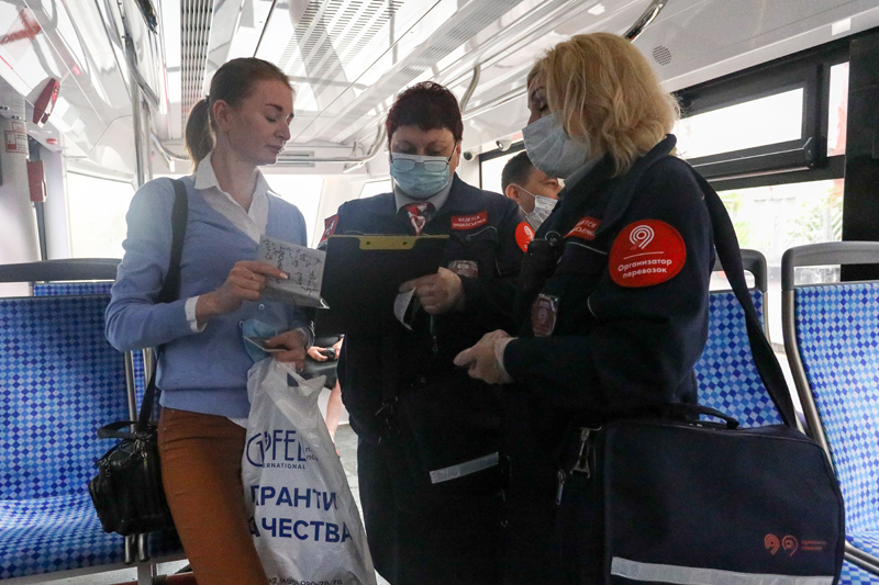 Проверка соблюдения масочно-перчаточного режима в городском наземном транспорте