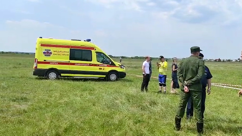 Последствия крушения самолета Л-410 в Кемеровской области