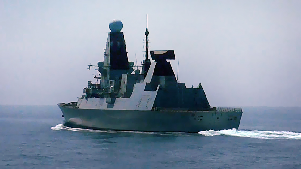 Эсминец ВМС Великобритании HMS Defender пересек границу в Черном море