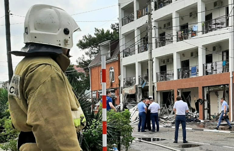 Последствия взрыва в гостинице в Геленджике