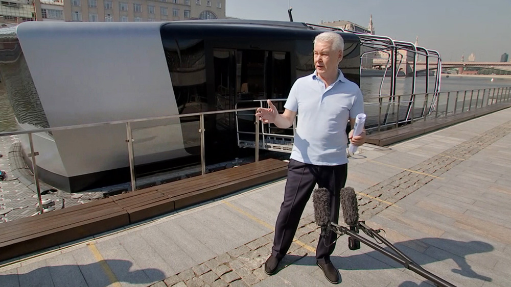 Сергей Собянин осмотрел прототип нового речного трамвайчика
